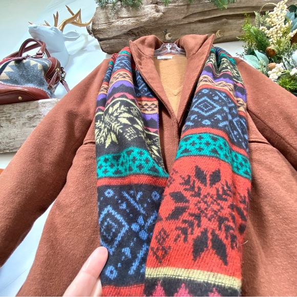⭐️SOLD⭐️Festive Roots infinity fleece scarf w folk/prairie/country/cottage vibe - Picture 3 of 13